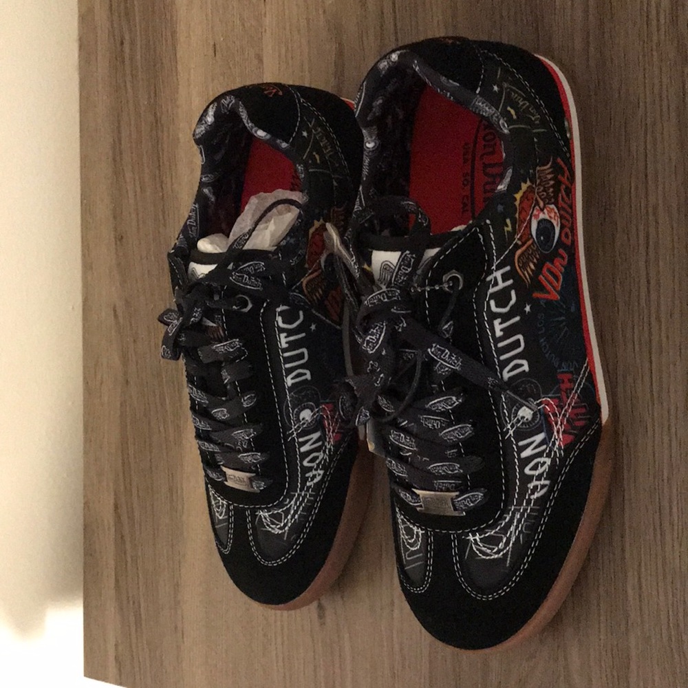 Authentic Von Dutch Male Sneakers & Hat